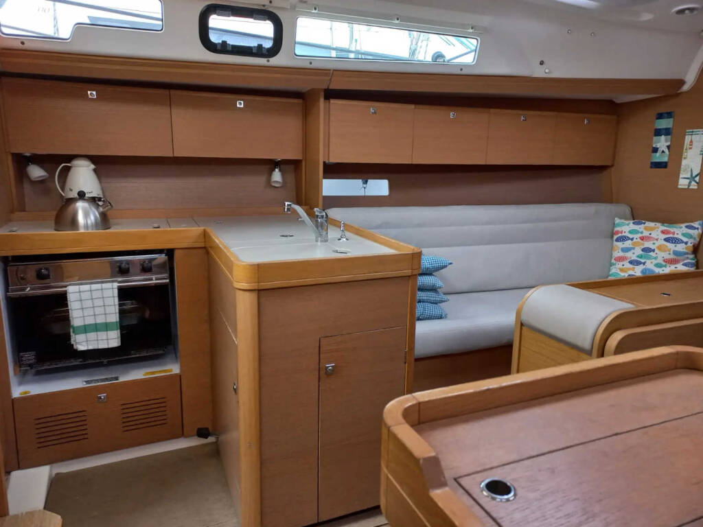 Dufour 350 Grand Large White Pearl