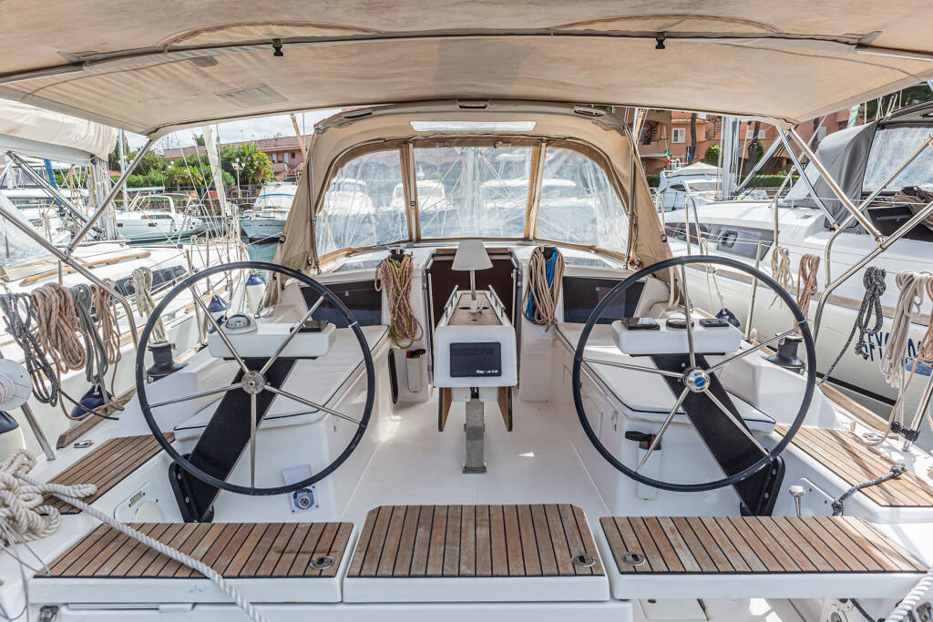 Dufour 360 Grand Large 2.20 draft Smile Planet