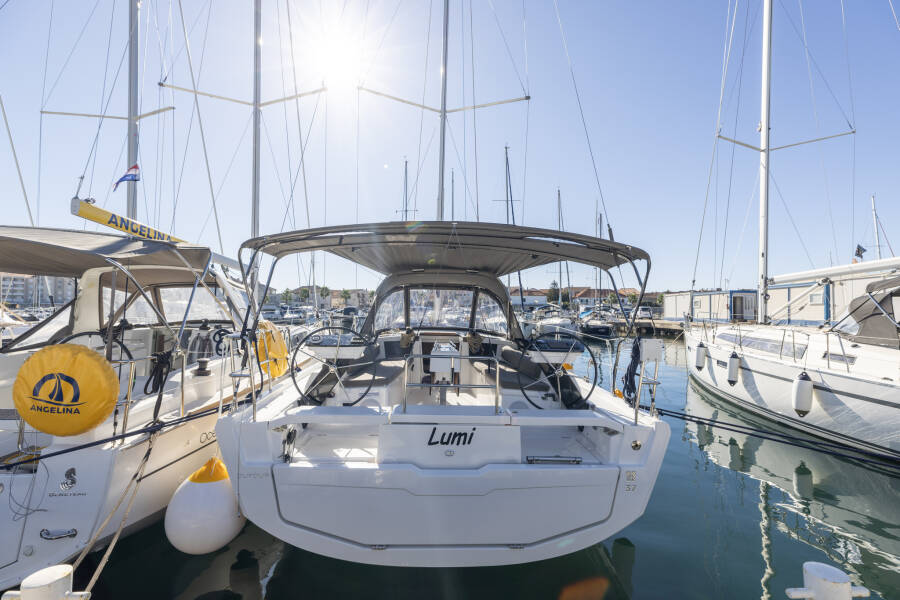Dufour 37 • Lumi