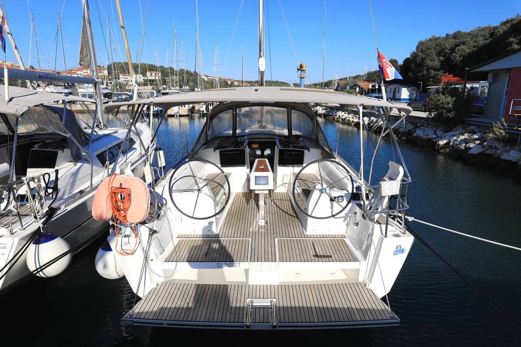 Dufour 382 Sunset