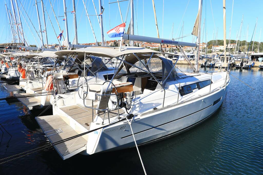 Dufour 382 Sunset