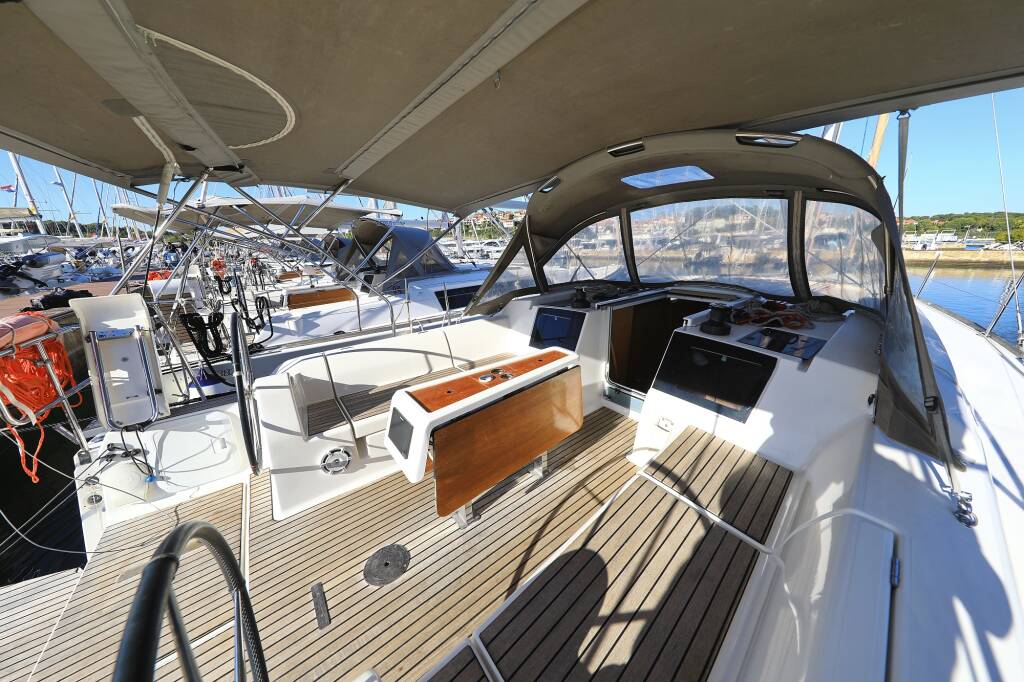 Dufour 382 Sunset