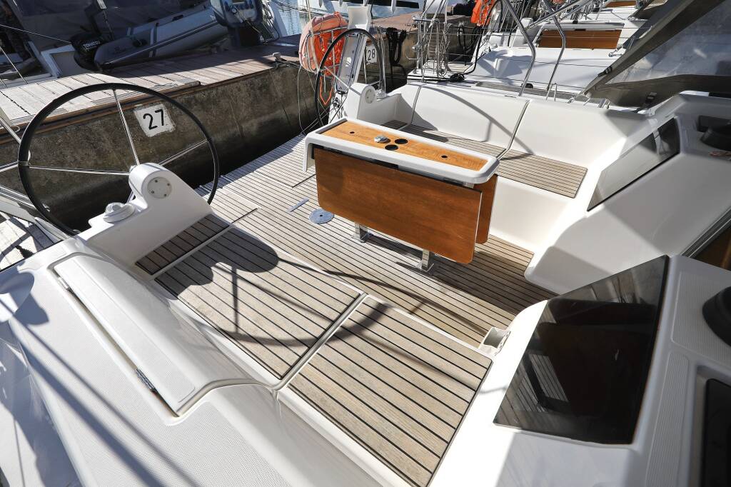 Dufour 382 Sunset