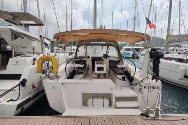 Dufour 390 GL • ROTHKO 