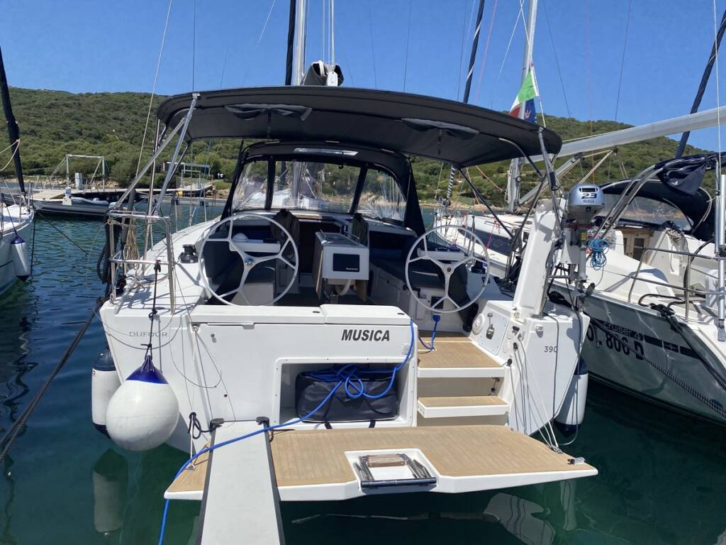 Dufour 390 Grand Large Musica