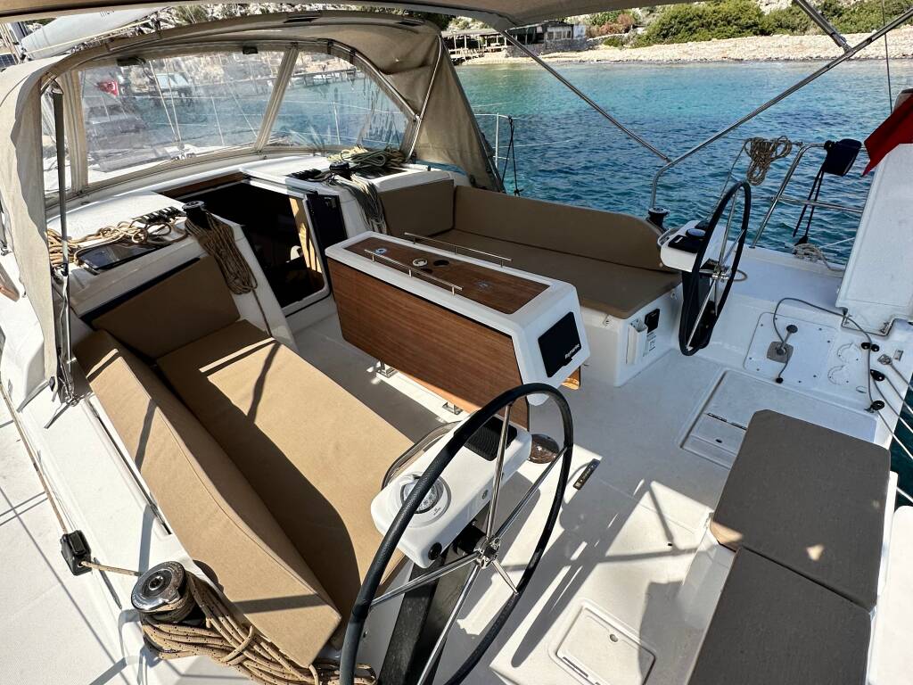 Dufour 390 Grand Large Bade Lal