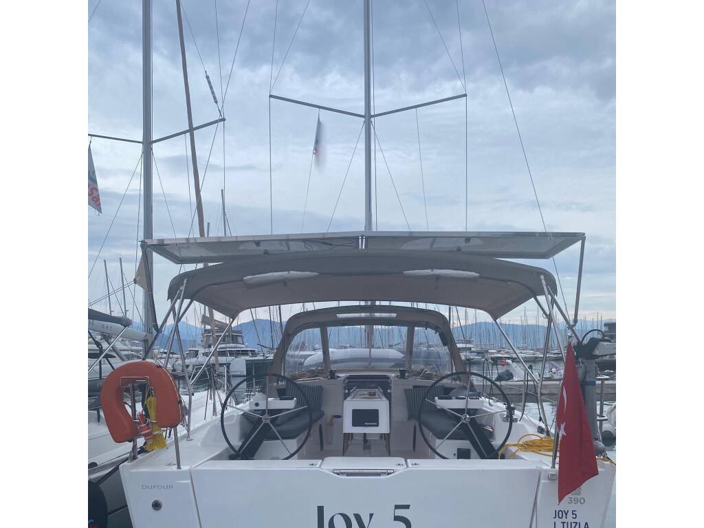 Dufour 390 Grand Large Joy 5