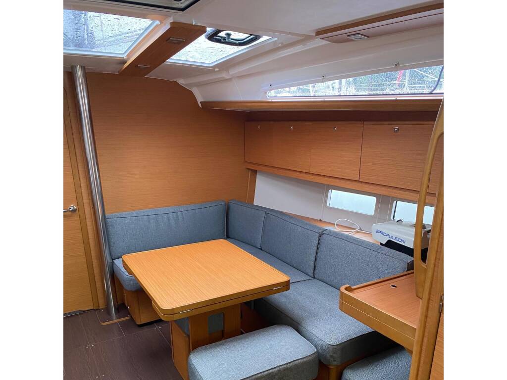 Dufour 390 Grand Large Joy 5