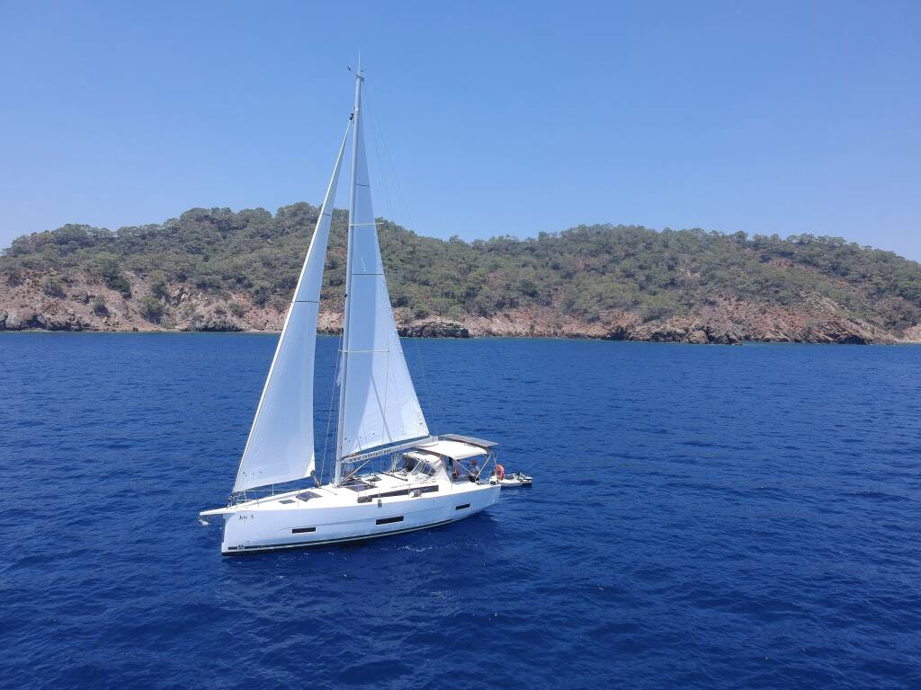 Dufour 390 Grand Large Joy 5