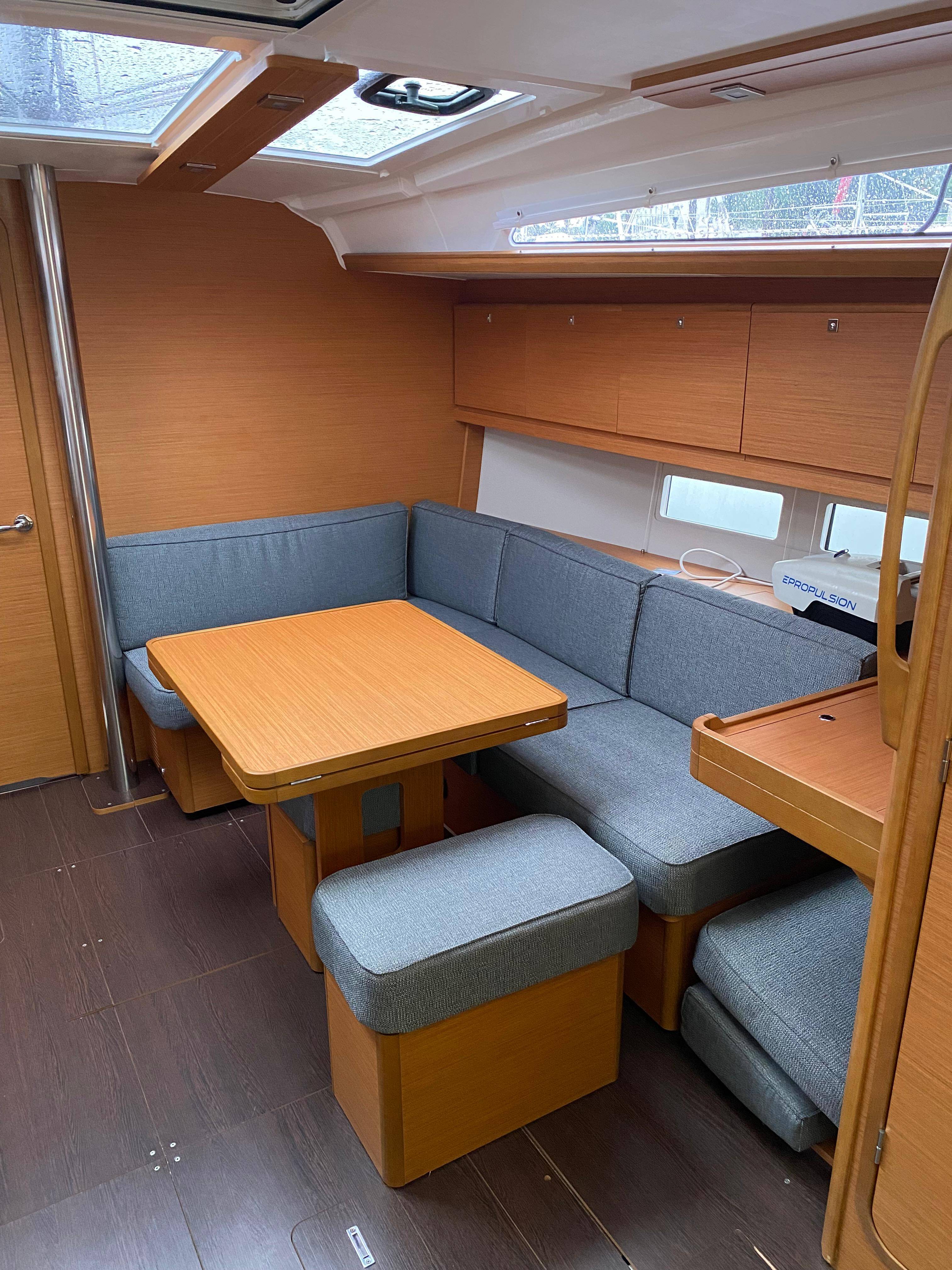 Dufour 390 Grand Large Joy 5