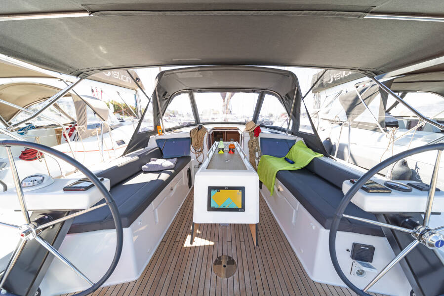 Dufour 390 Easy Living