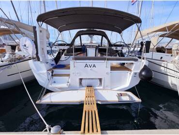 Dufour 41 Grand Large • Ava (A/C & gen)