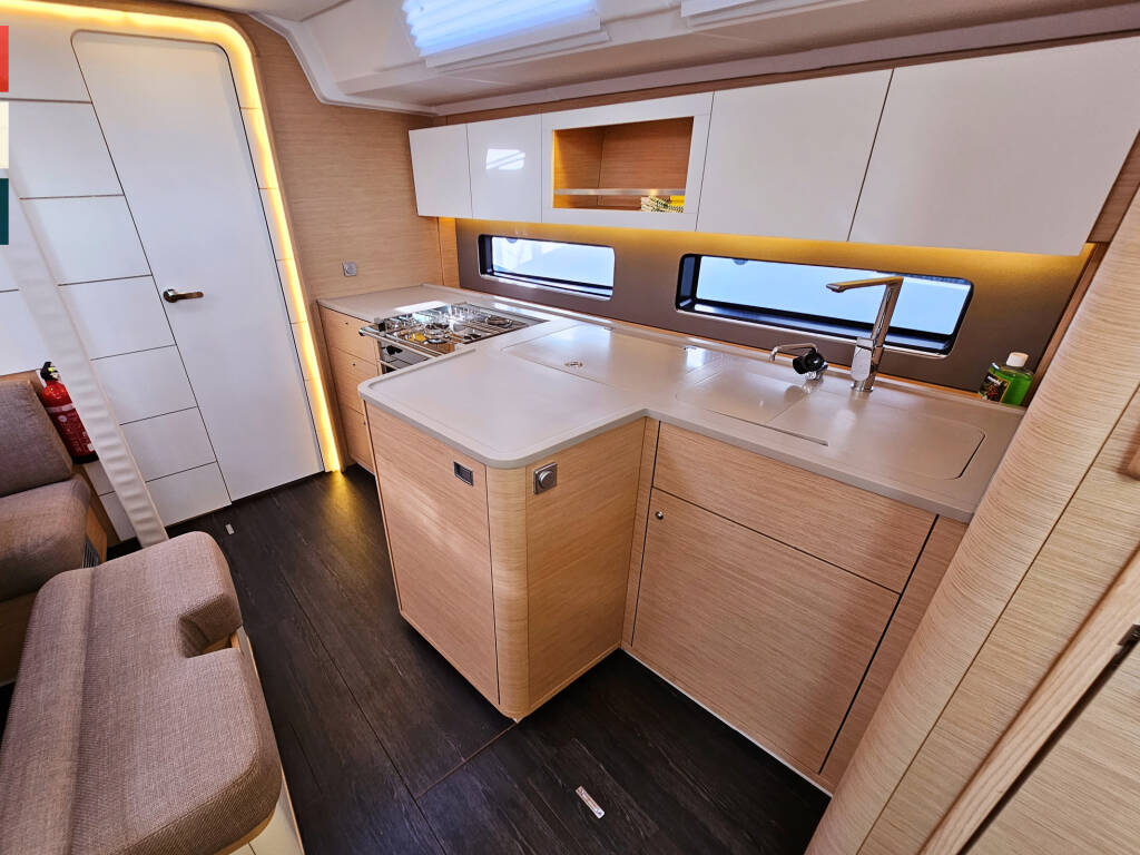 Dufour 41 Grand Large Dunya (A/C & gen)