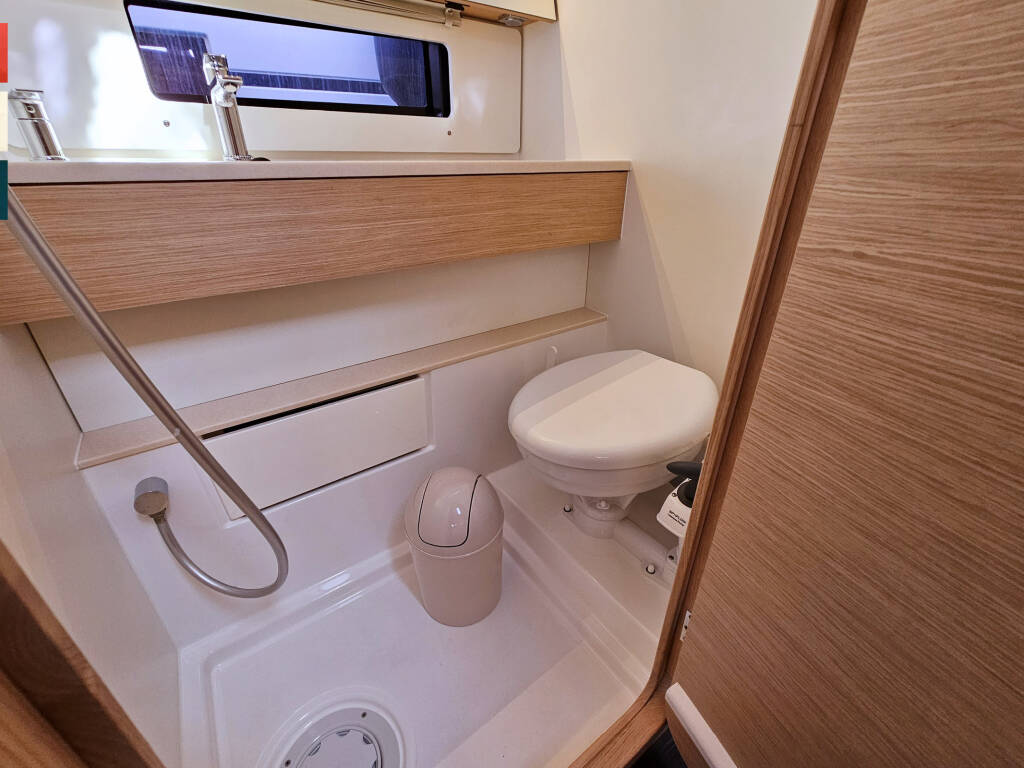 Dufour 41 Grand Large Dunya (A/C & gen)