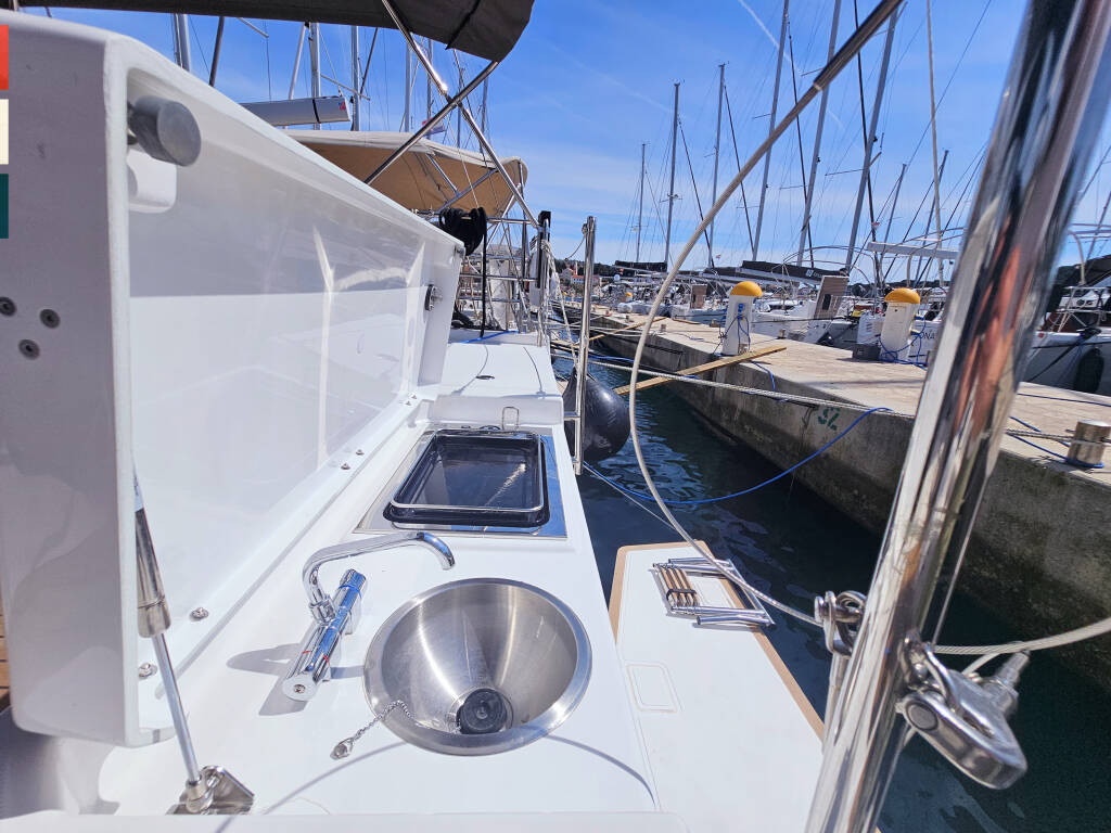 Dufour 41 Ella (A/C & gen)
