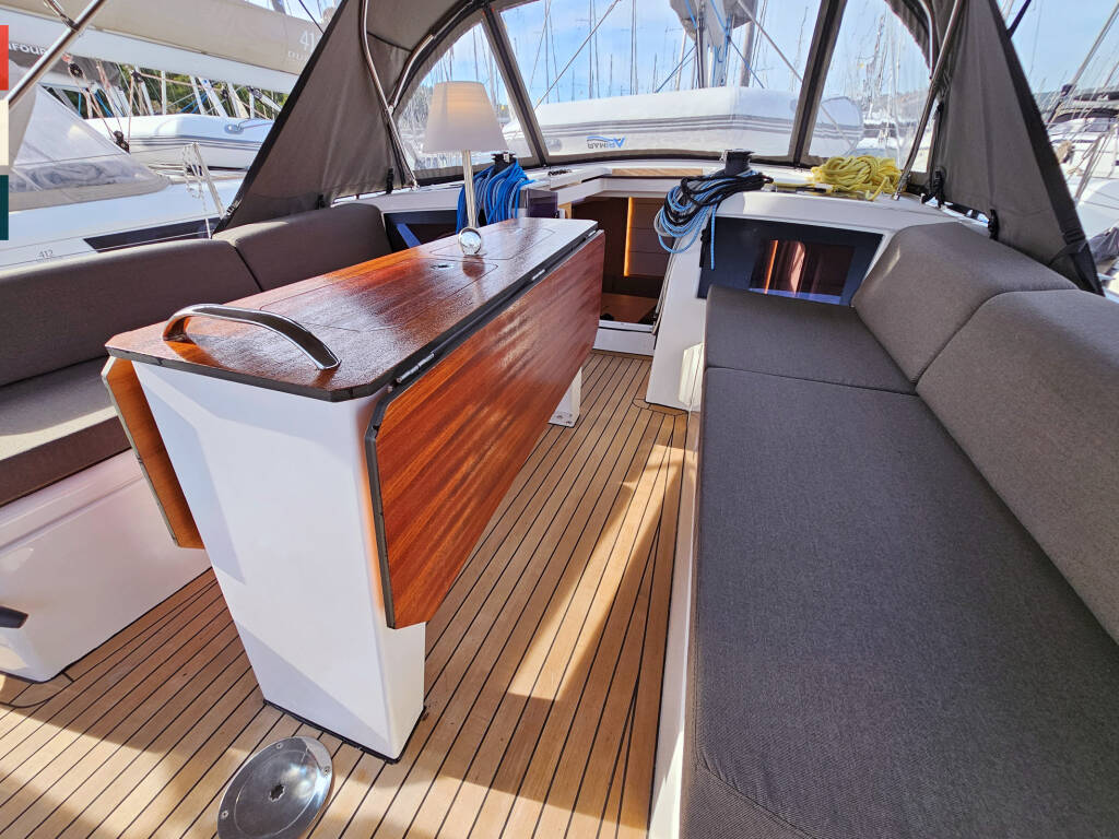 Dufour 41 Ella (A/C & gen)