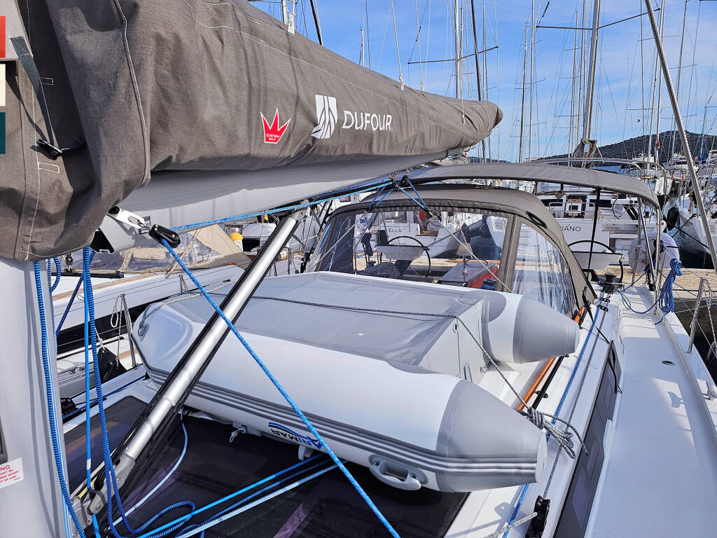 Dufour 41 Ella (A/C & gen)