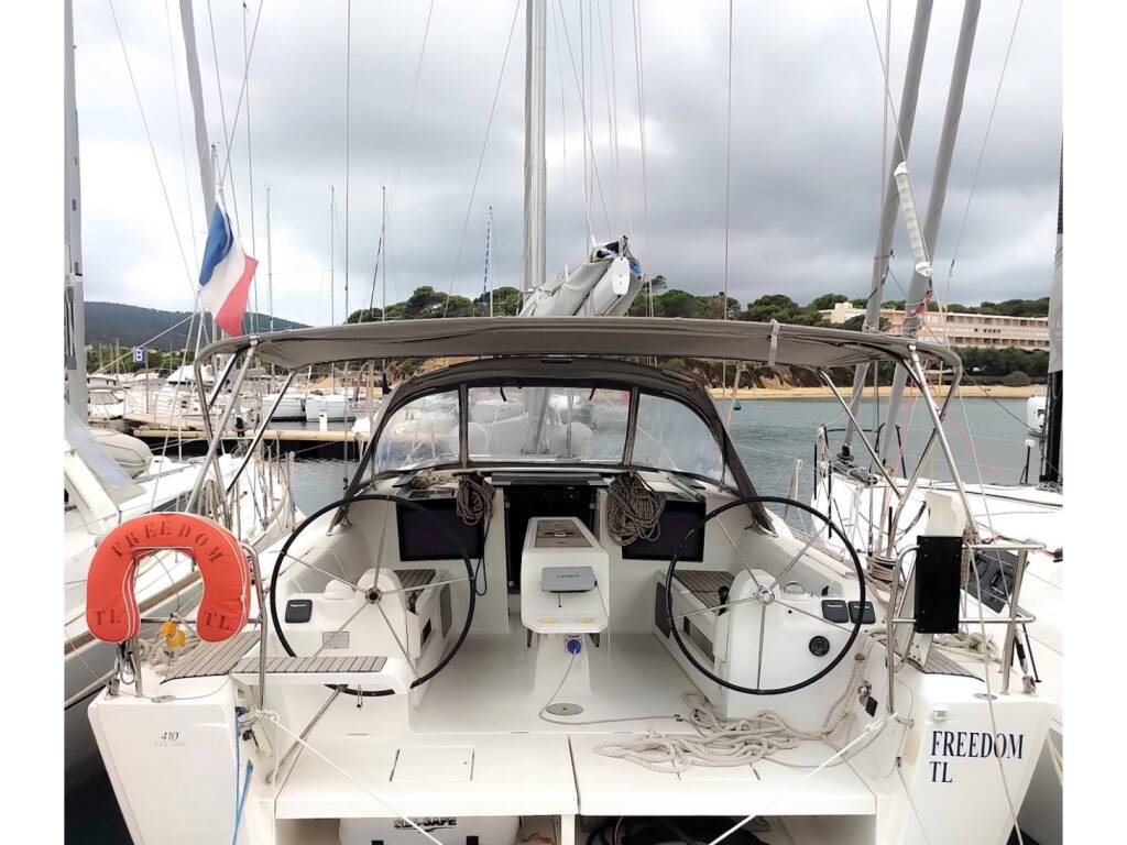 Dufour 410 Grand Large • Freedom