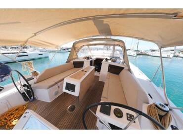Dufour 430 • GOSAILING