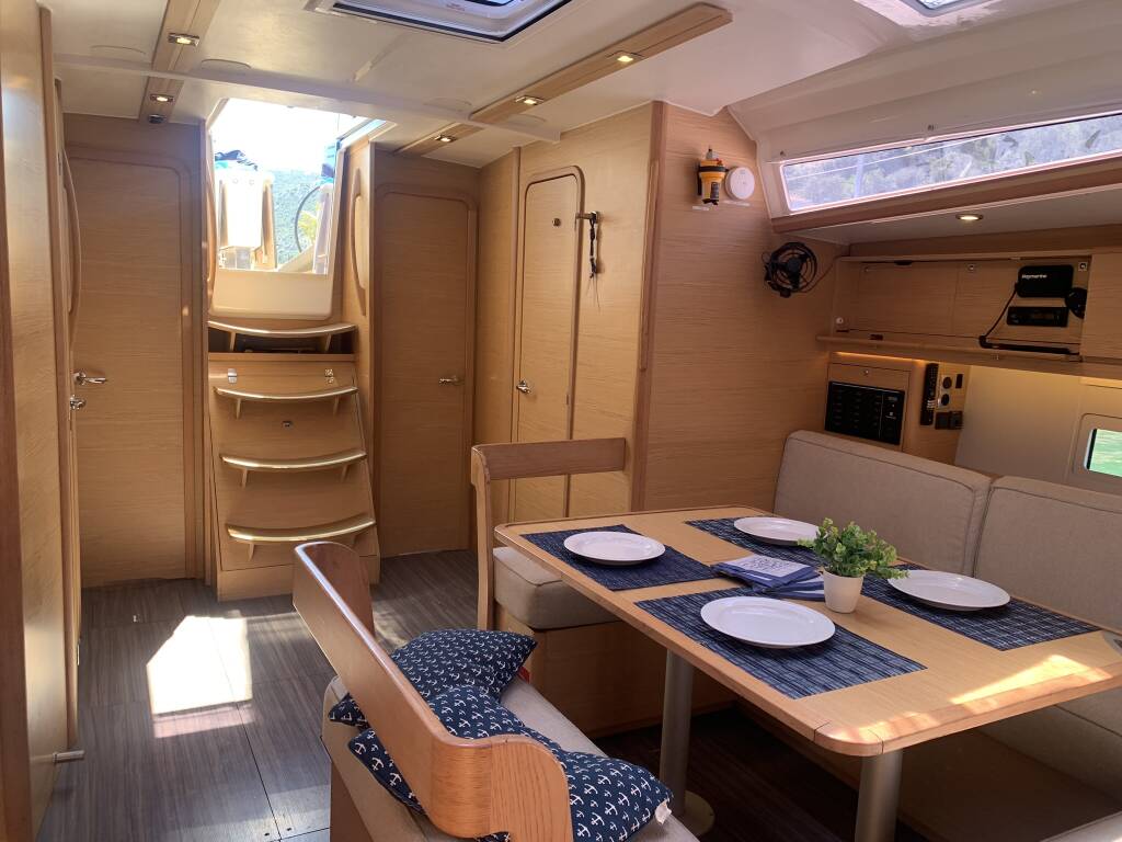 Dufour 430 GOSAILING
