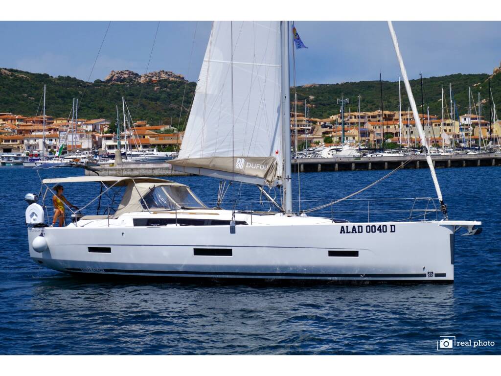 Dufour 430 • Noah- Water maker, Solar Panel