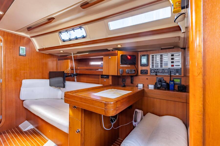 Dufour 44 Jonathan Pink