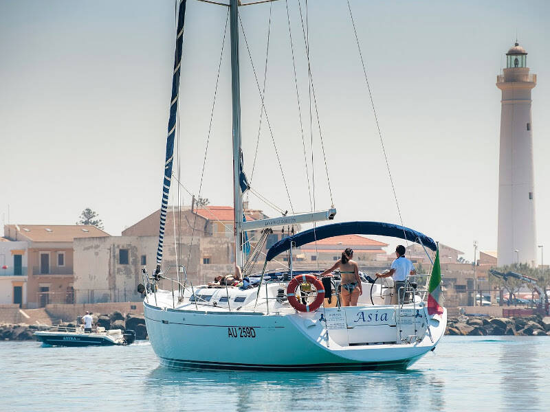 Dufour 455 GL Asia