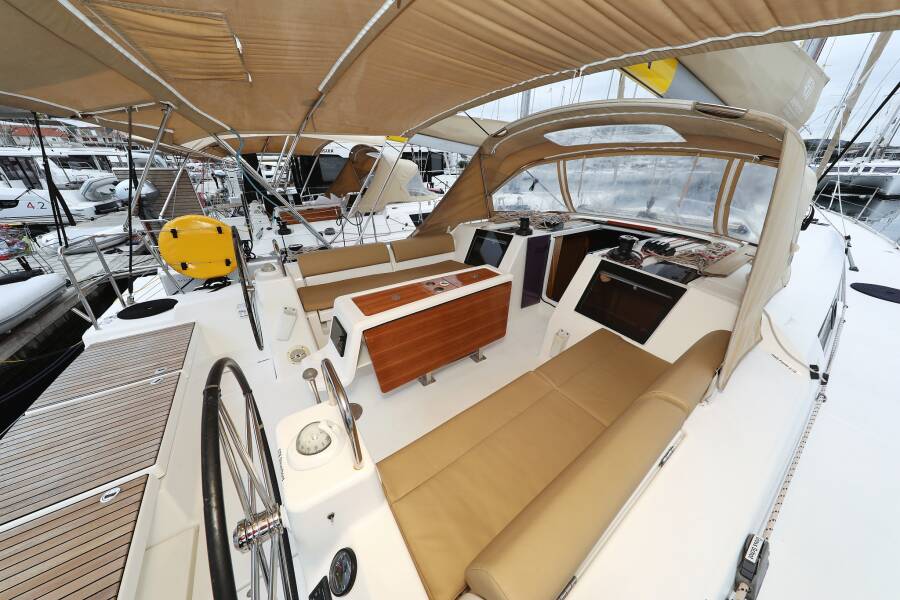Dufour 460 GL Chuck