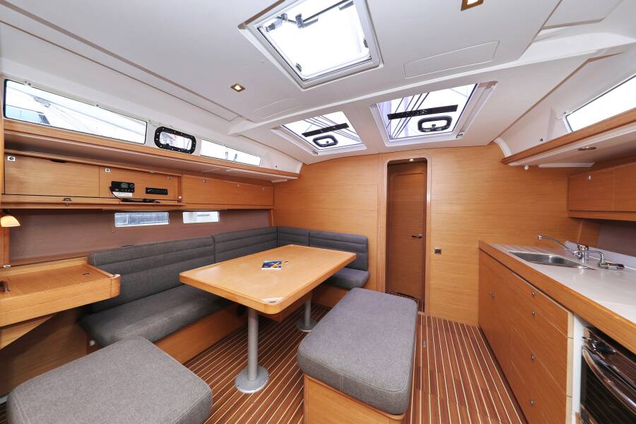 Dufour 460 GL Chuck