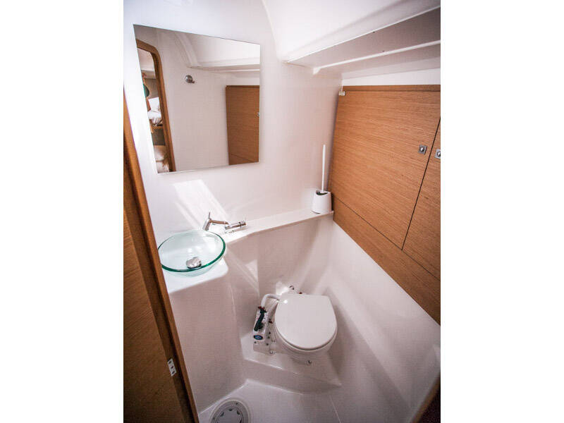 Dufour 460 Grand Large MADICKEN (new sails 2024., air condition)