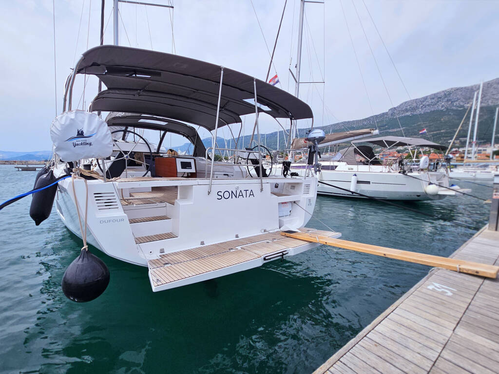 Dufour 470 Grand Large Sonata (A/C & gen)