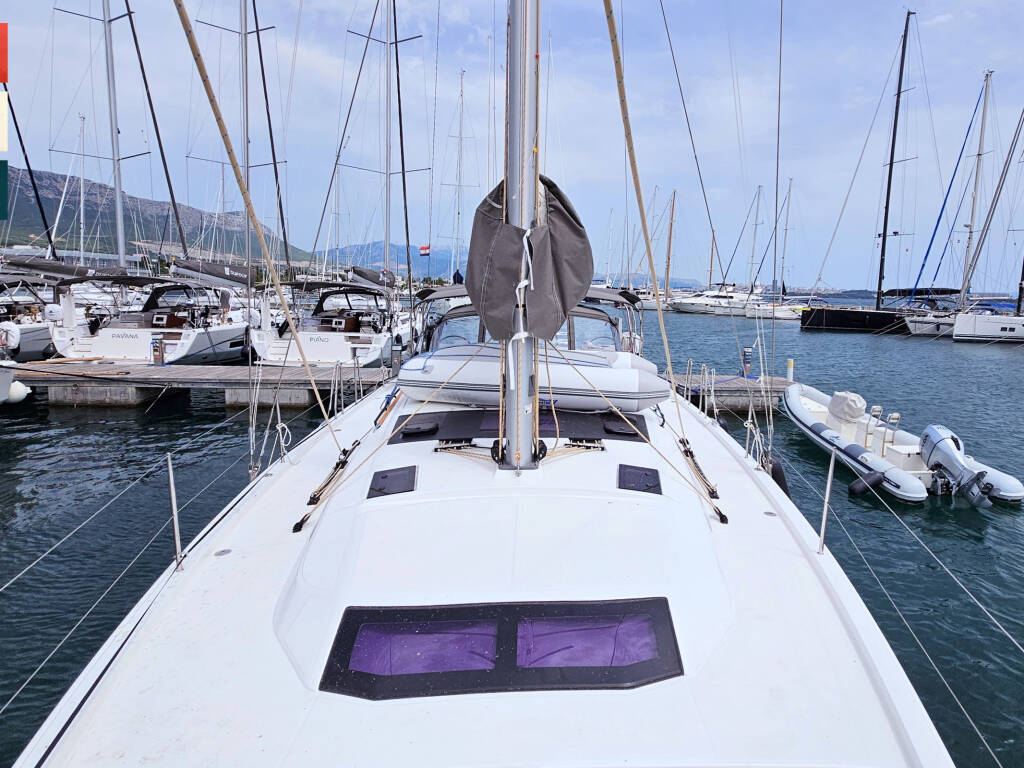 Dufour 470 Grand Large Sonata (A/C & gen)