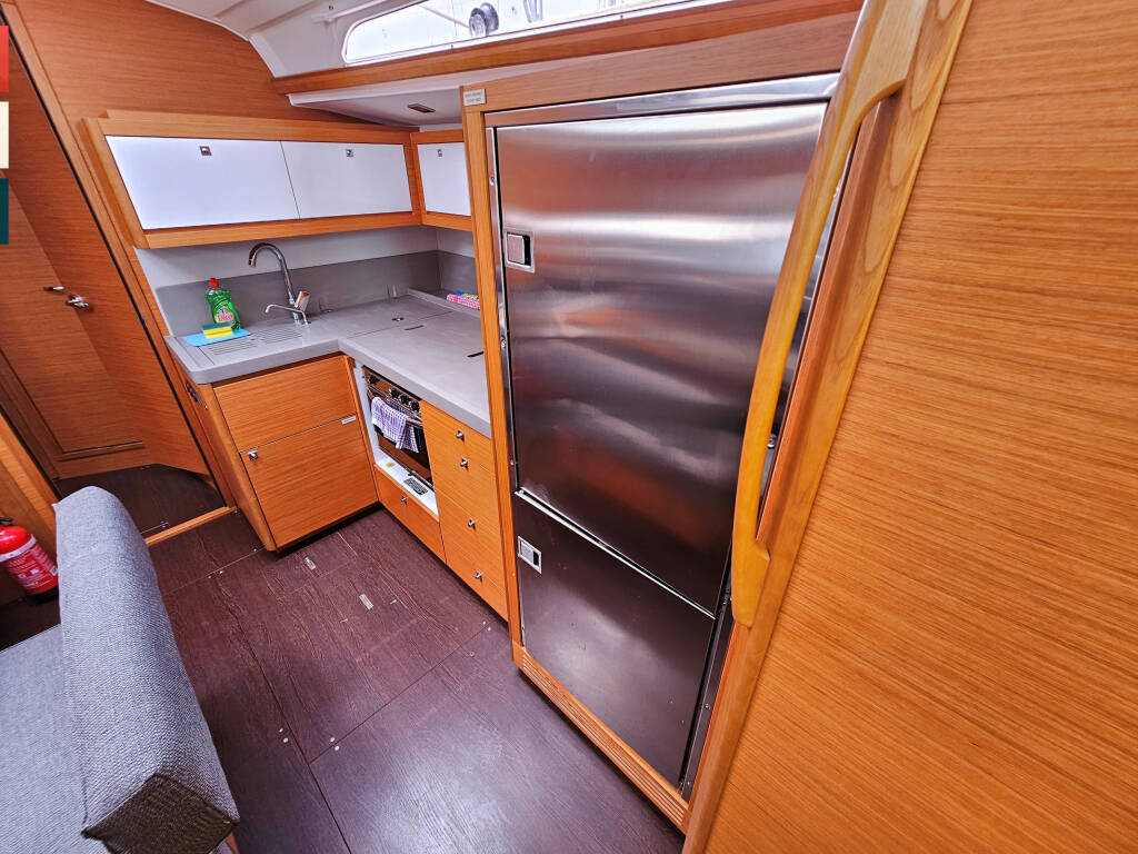 Dufour 470 Grand Large Sonata (A/C & gen)