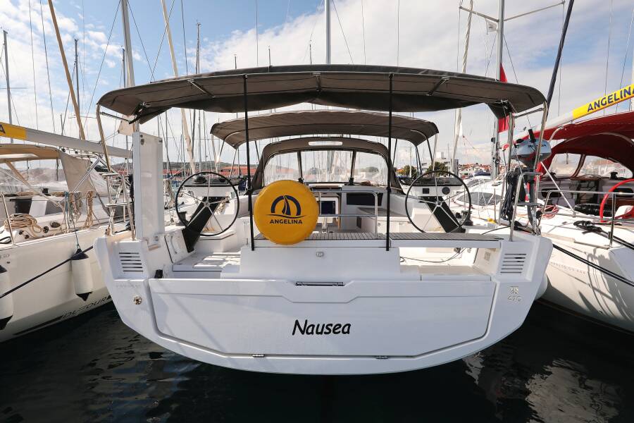 Dufour 470 • Nausea