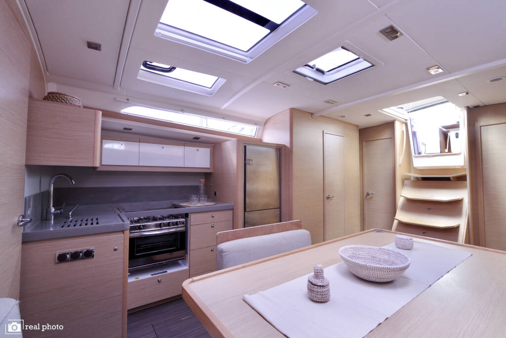 Dufour 470 Lucia - Water maker, Solar Panel