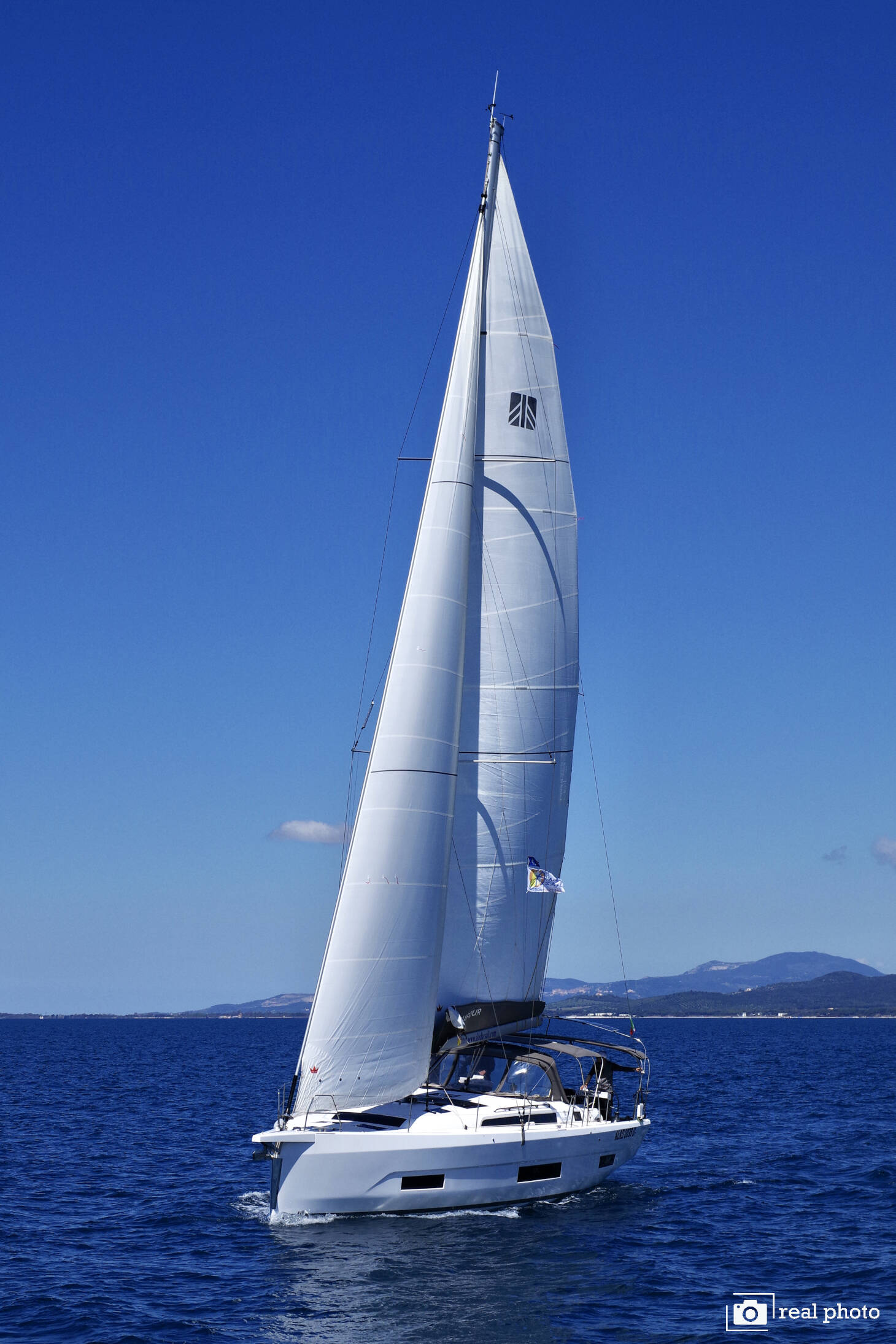 Dufour 470 Lucia - Water maker, Solar Panel