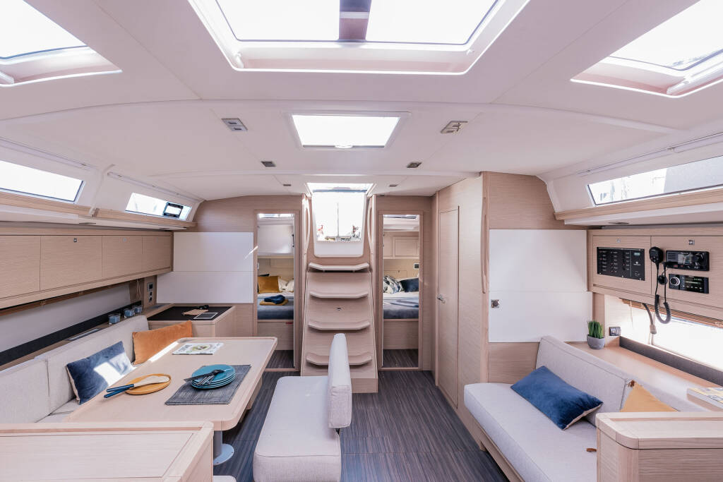 Dufour 470 ARUBA (Air-conditition in salon, Inverter, Solar, panels, BBQ 1 SUP free of charge)