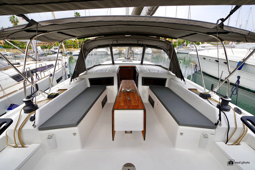 Dufour 470 Clelia - Water maker, Solar Panel