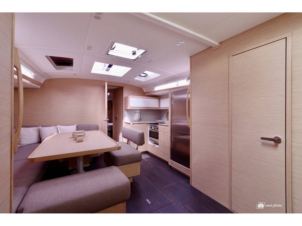 Dufour 470 Perla - Water maker, Solar Panel
