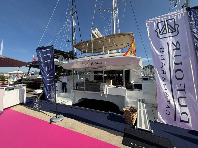 Dufour 48 Catamaran • Siente El Mar