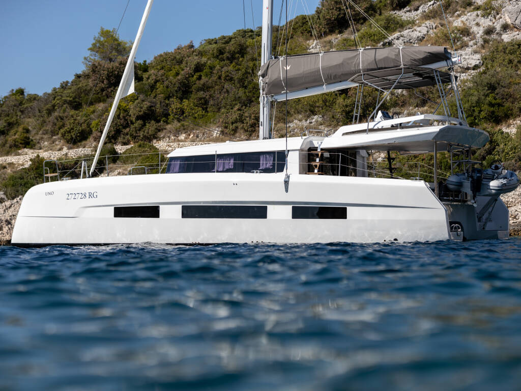 Dufour 48 Catamaran • UMA