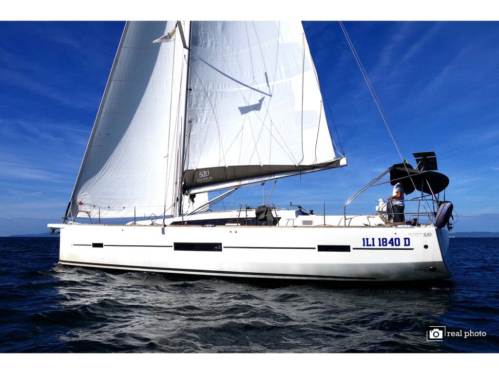 Dufour 520 GL Stella - Water maker, Solar Panel