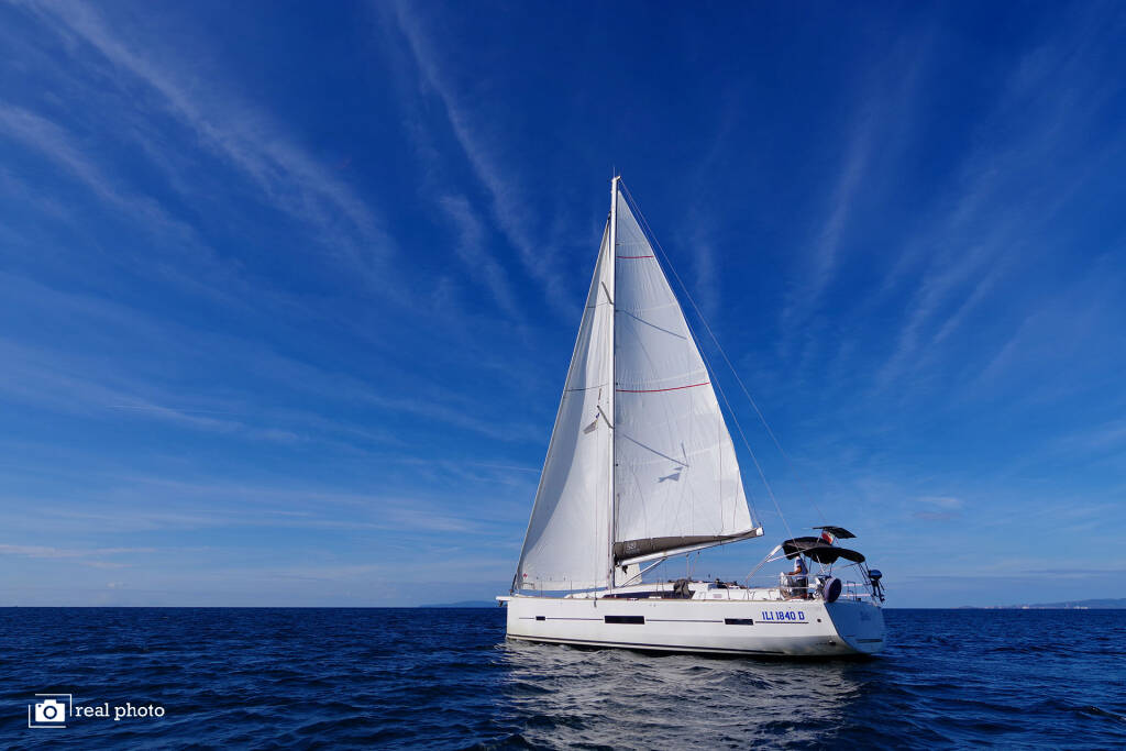 Dufour 520 GL Stella - Water maker, Solar Panel