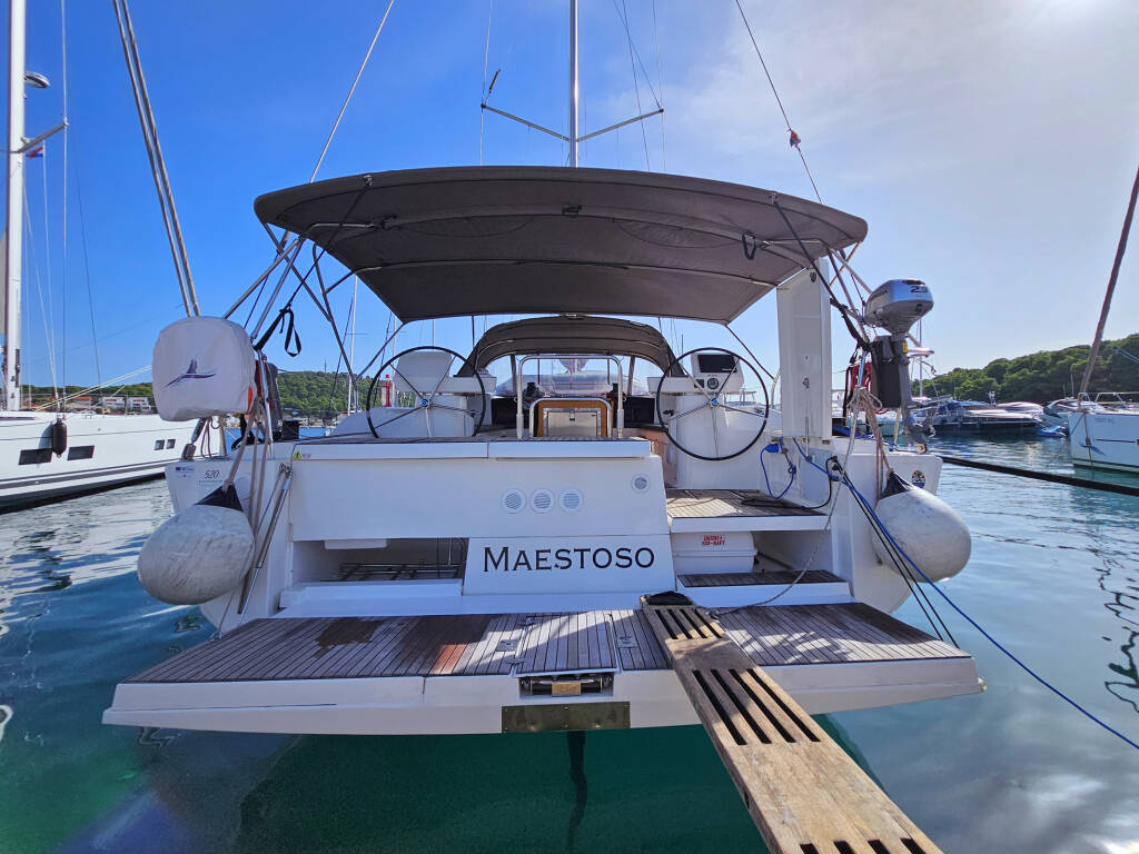 Dufour 520 Grand Large • Maestoso