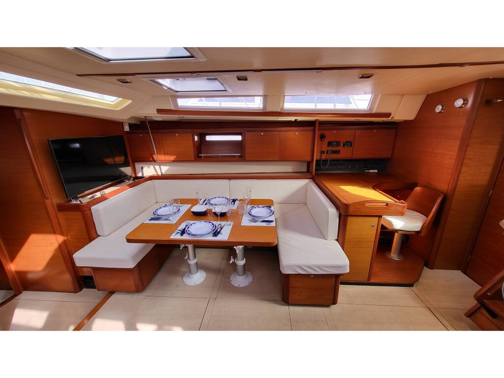Dufour 525 Grand Large Rainbow