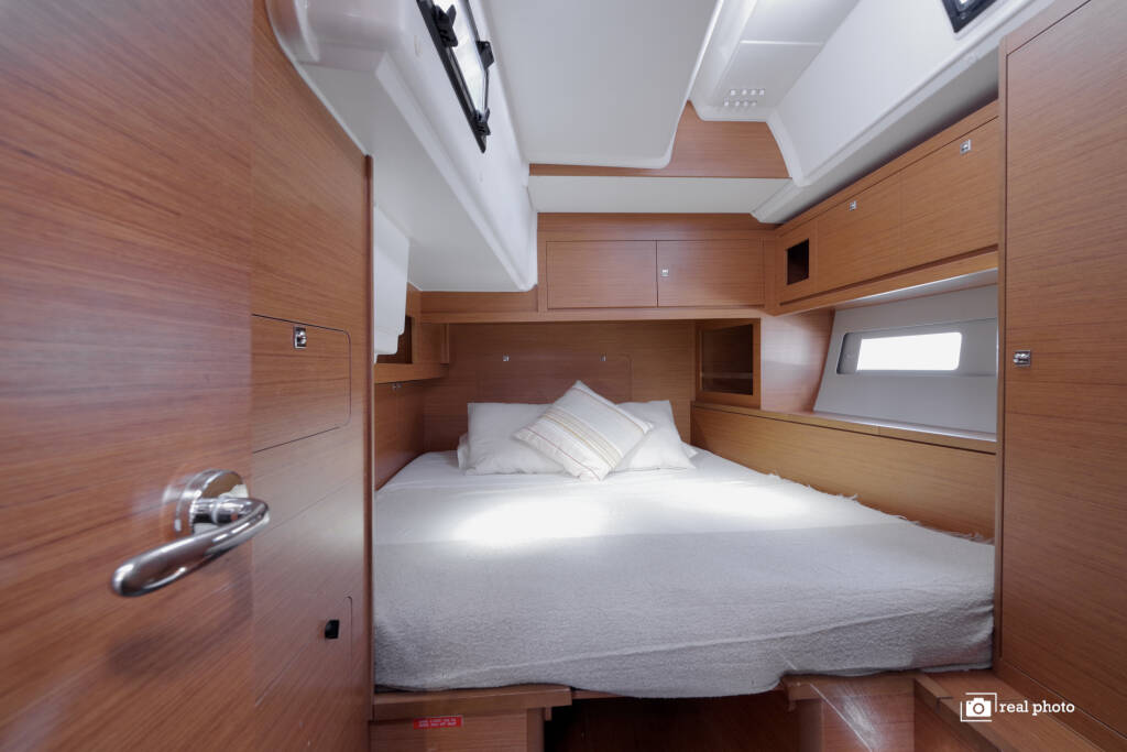 Dufour 530 Medea - Water maker, Solar Panel