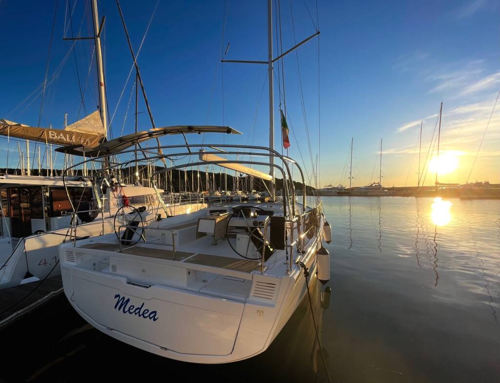 Dufour 530 Medea - Water maker, Solar Panel