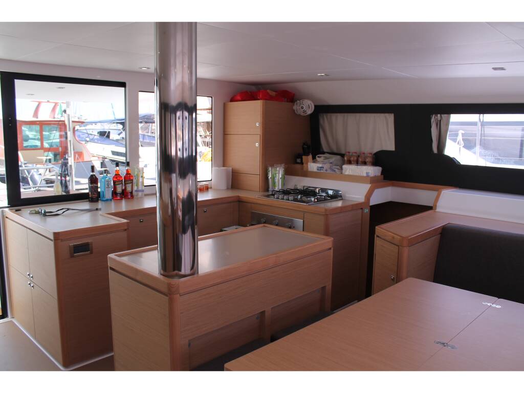 Dufour Catamaran 48 Paradise Planet