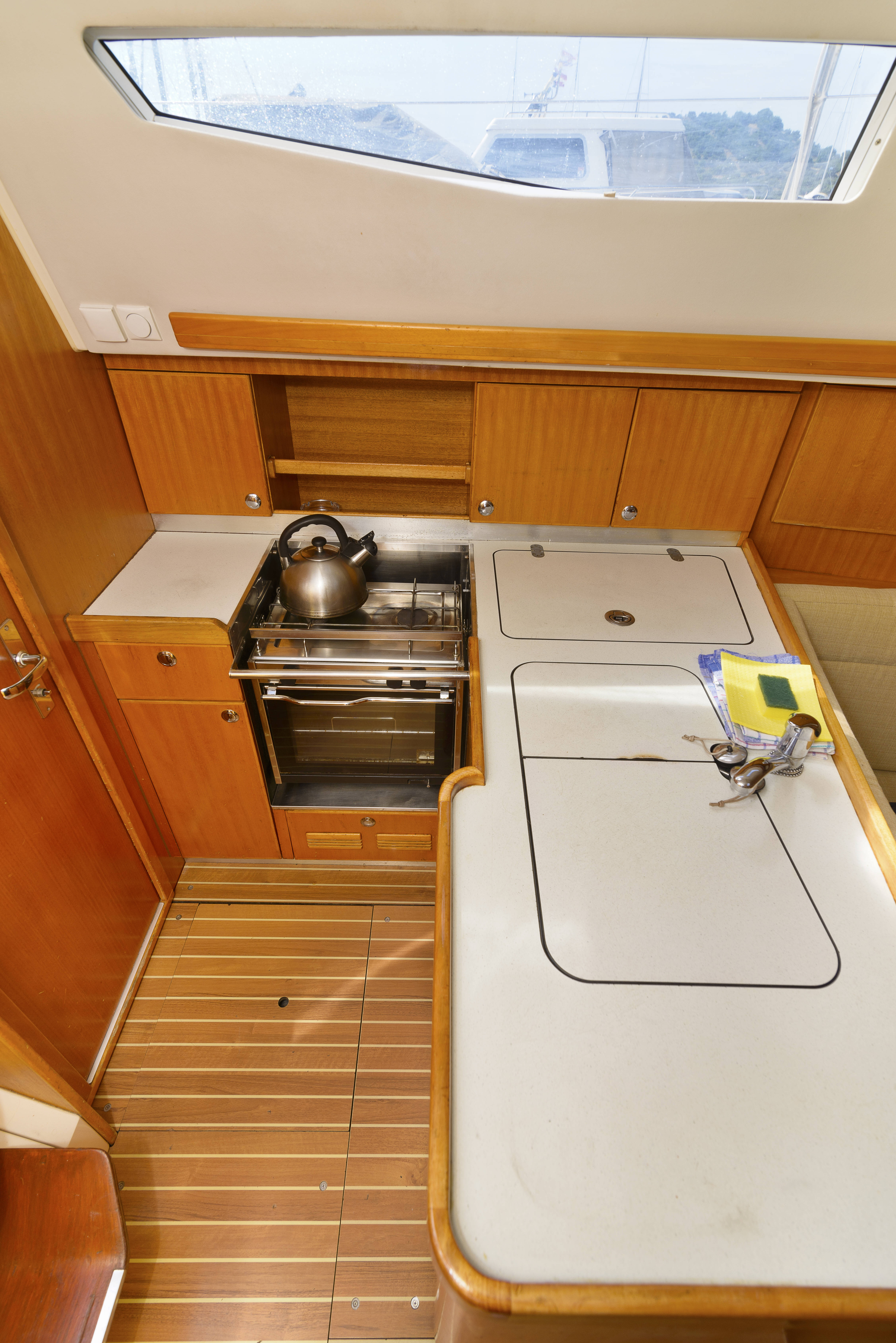 Elan 344 Impression Amazone