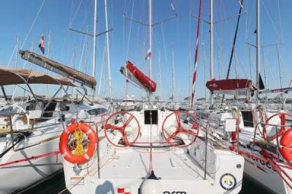 Elan 350 Performance • Uniform